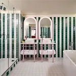Mama Shelter Hotel *