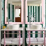 Mama Shelter * ديجون