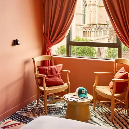 Mama Shelter Hotel *