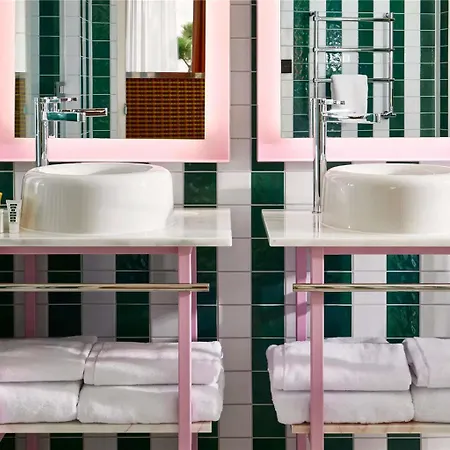 Mama Shelter Hotell