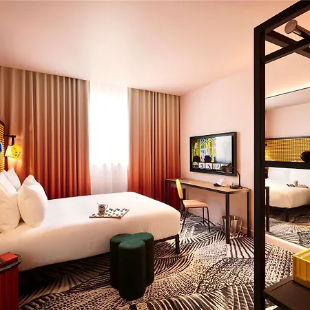 Отель Mama Shelter *