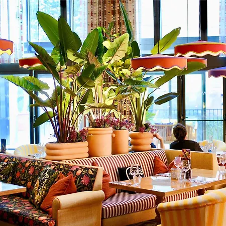 Hotel Mama Shelter *