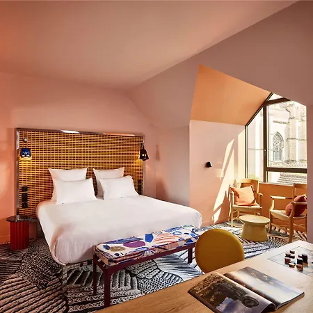 Mama Shelter Hotel