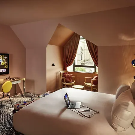 Mama Shelter Hotel