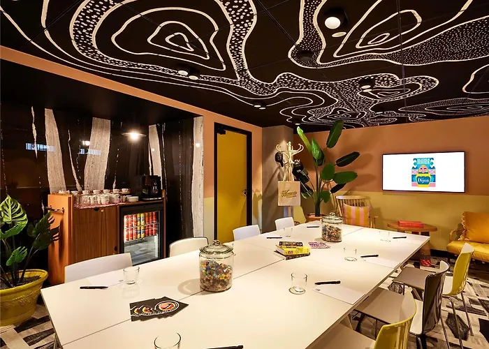 Mama Shelter Отель Дижон