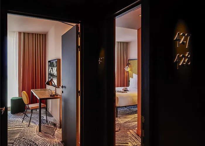 Отель Mama Shelter